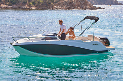 Quicksilver Activ 555 Cabin