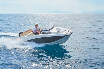 Quicksilver Activ 555 Cabin