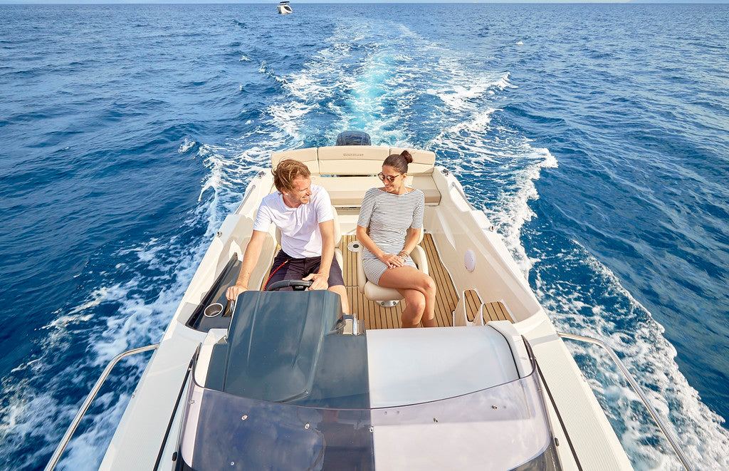 Quicksilver Activ 555 Cabin
