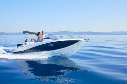 Quicksilver Activ 675 Sundeck