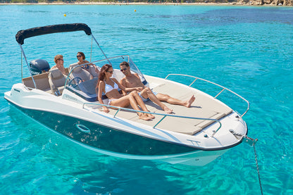 Quicksilver Activ 675 Sundeck