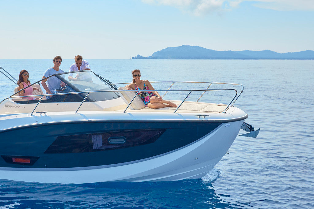 Quicksilver Activ 805 Sundeck