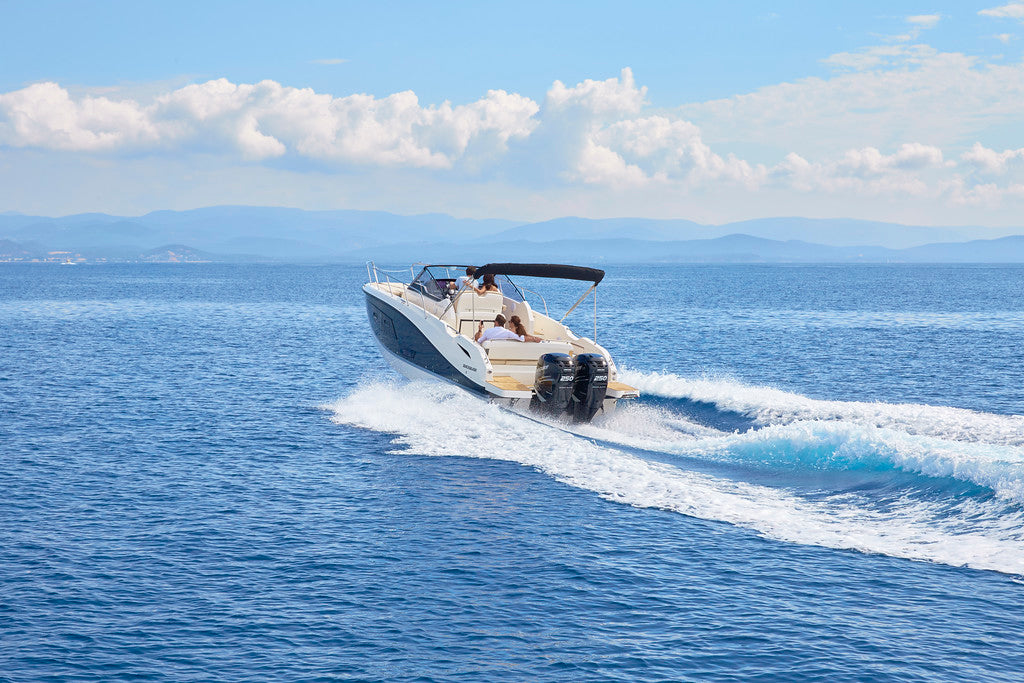 Quicksilver Activ 805 Sundeck